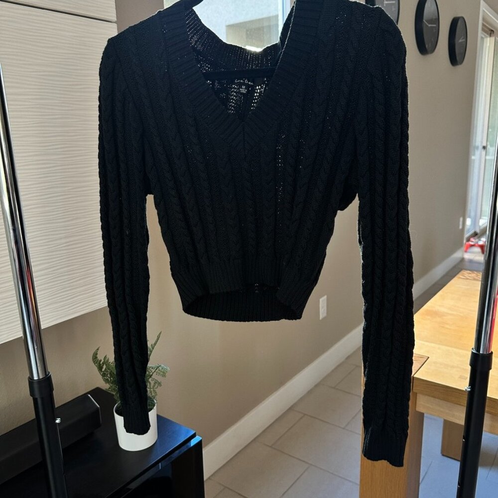 Love Tree - Black knit sweater, cropped, V-neck